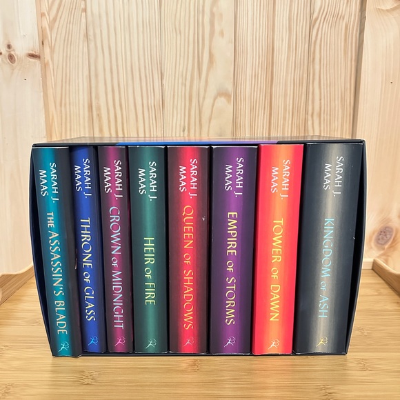 Throne of Glass Complete Collection Box Set - Picture 5 of 6